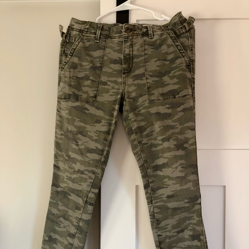 HEI camo straight leg pants
